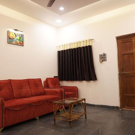 Red Roof Farmhouse Chiplun Exterior photo