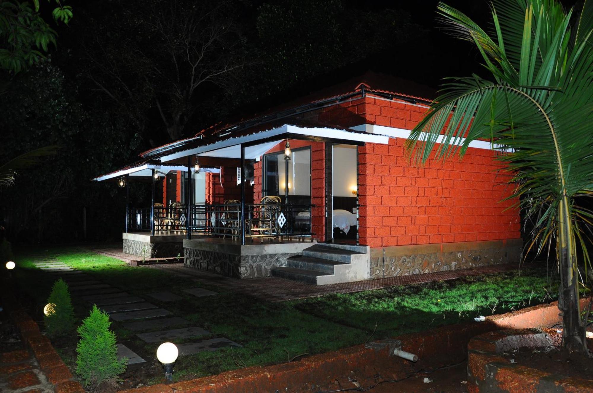 Red Roof Farmhouse Chiplun Exterior photo